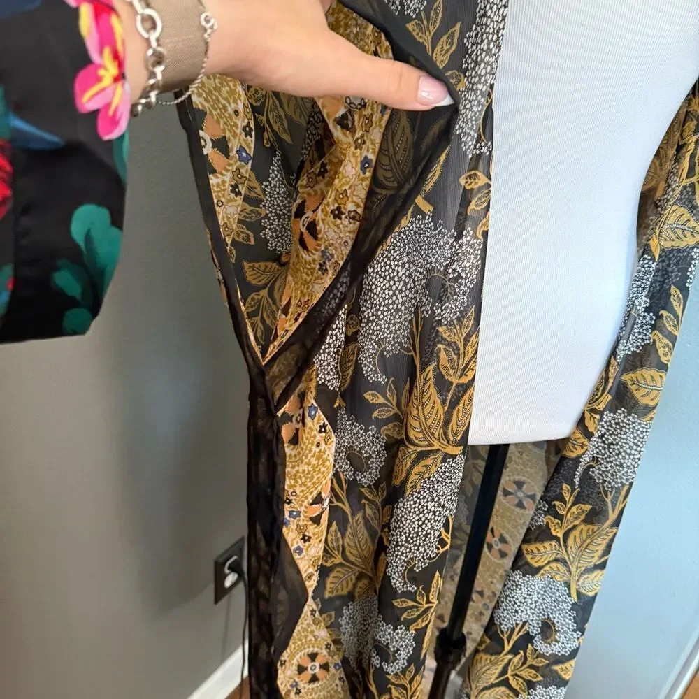 Vince Camuto Black and Gold Floral Kimono